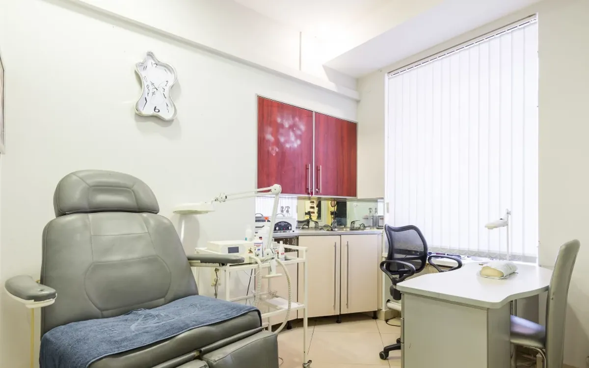 Лаборатория колористики Марголина Юрия Санкт-Петербург, Серпуховская, 11 фото 1